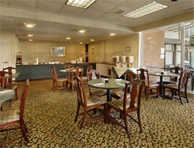 Howard Johnson Inn & Suites Columbus Restaurant billede